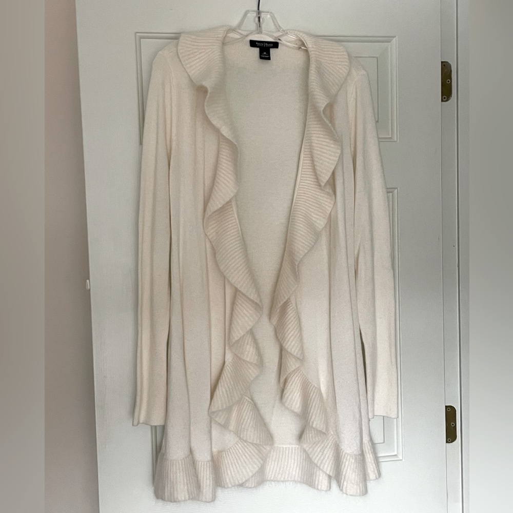 WHBM Size M cream colored sweater - never worn.